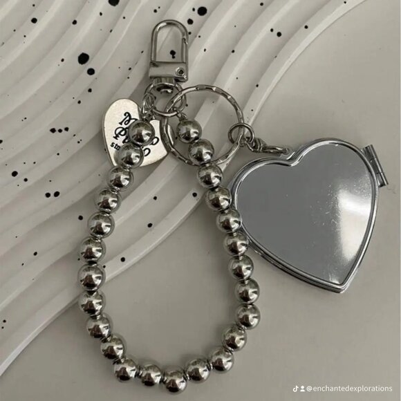 Metal Key Chain with Heart-Shaped Mirror – Bag Pendant Purse Charm - Picture 3 of 4